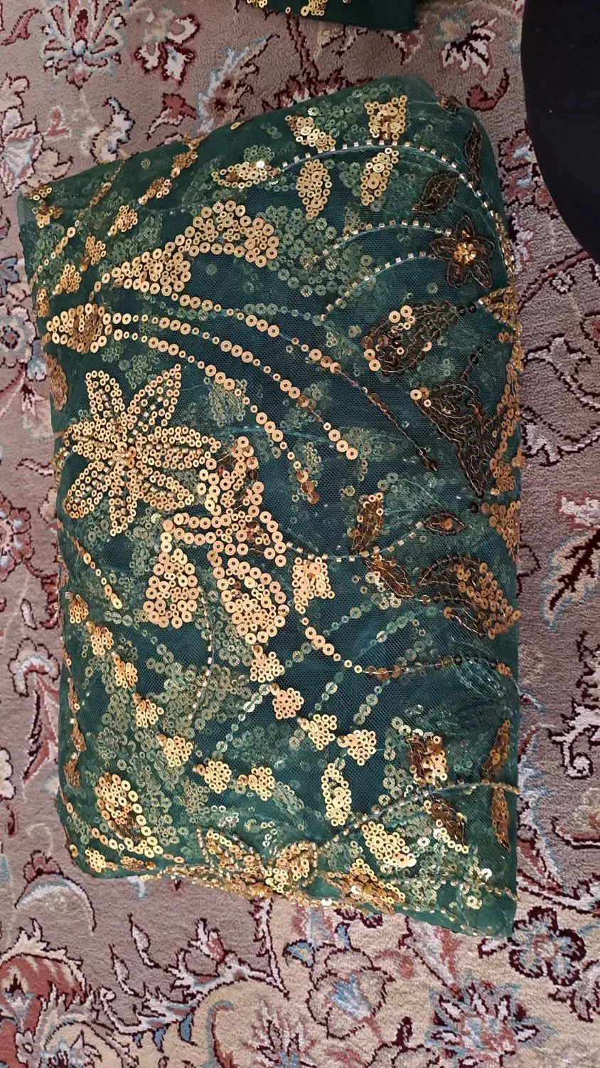 کراس و سخمه پولک و منجوق|لباس|جوانرود, |دیوار