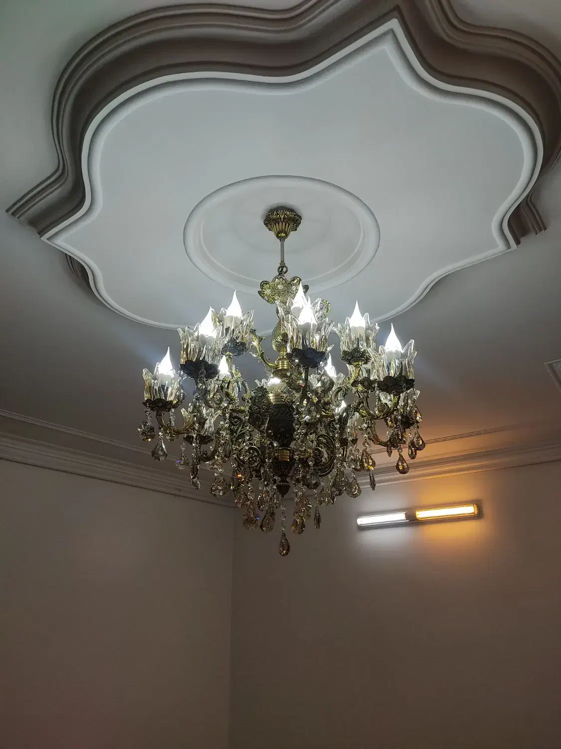 نقاشی ساختمان متناسب با هر بودجه ای|خدمات پیشه و مهارت|خمین, |دیوار