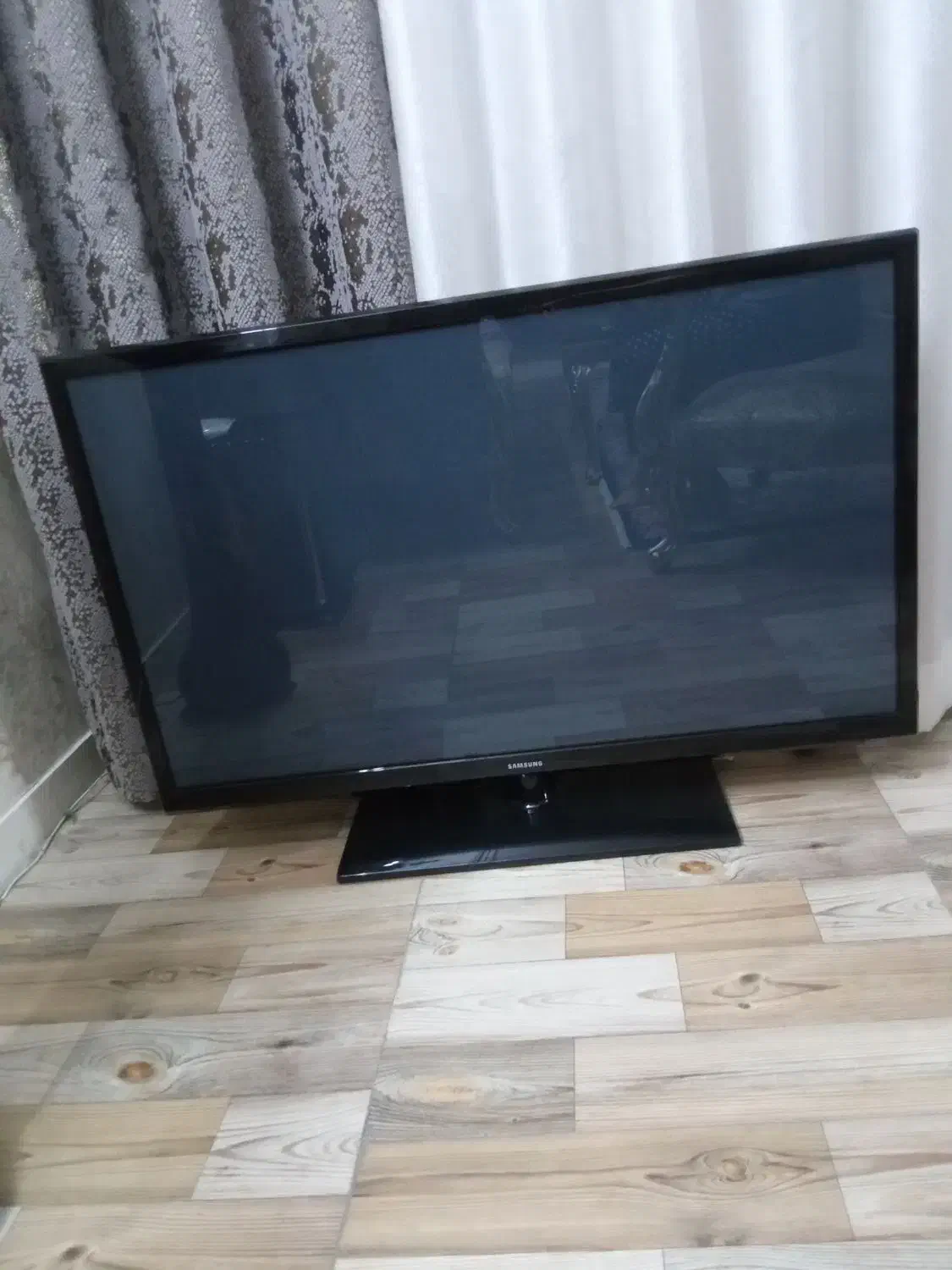 تلویزیون سامسونگ|تلویزیون و پروژکتور|ری, شهید غیوری (ابن باویه)|دیوار