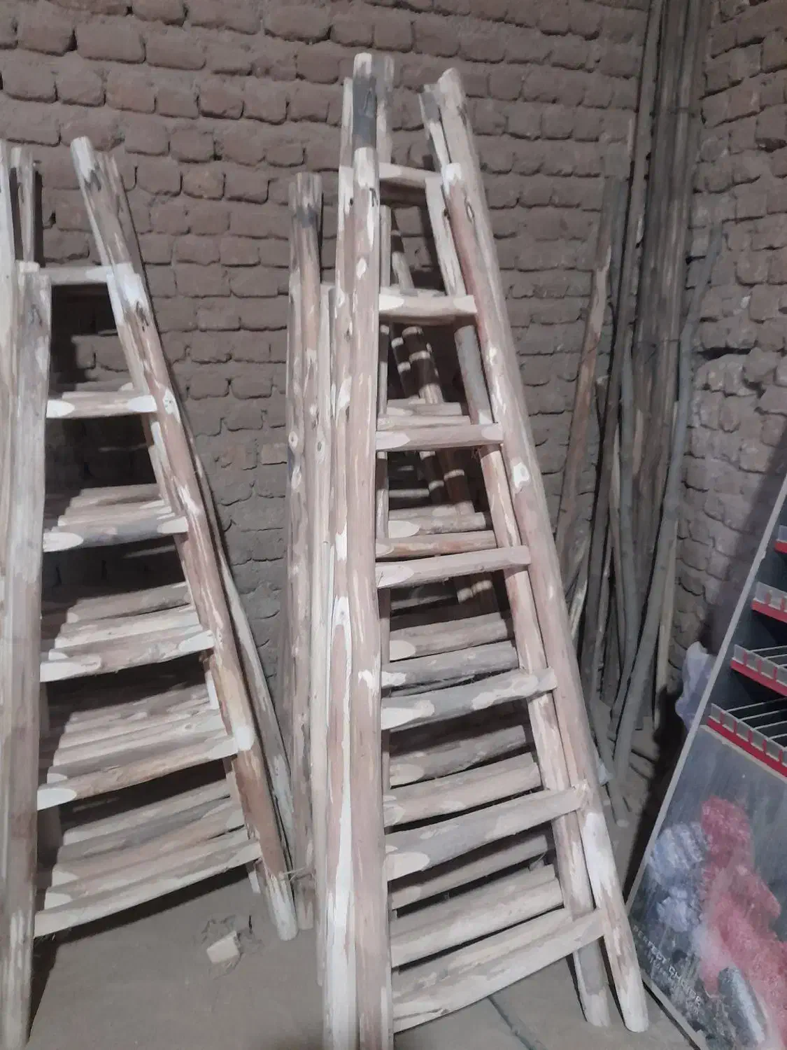 نردبان دو طرفه|ابزارآلات|مشهد, کشف|دیوار