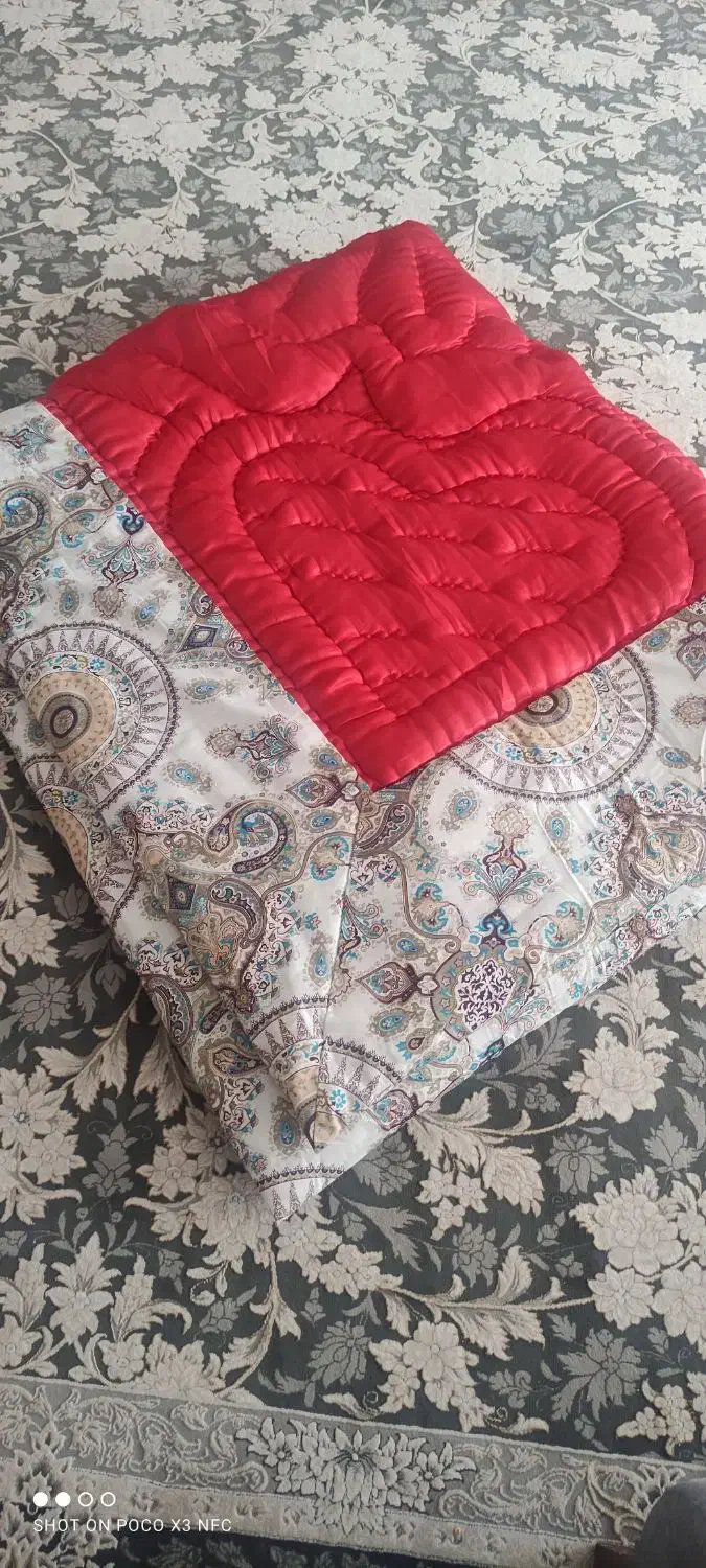 دو عدد تشک و یک لحاف|رختخواب، بالش، پتو|بیرجند, |دیوار