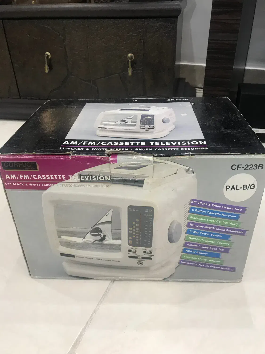 تلویزیون و ضبط و رادیو سرهم کلکسیونی ژاپنی نو|کلکسیون اشیاء عتیقه|صدرا-فارس, فاز ۱|دیوار