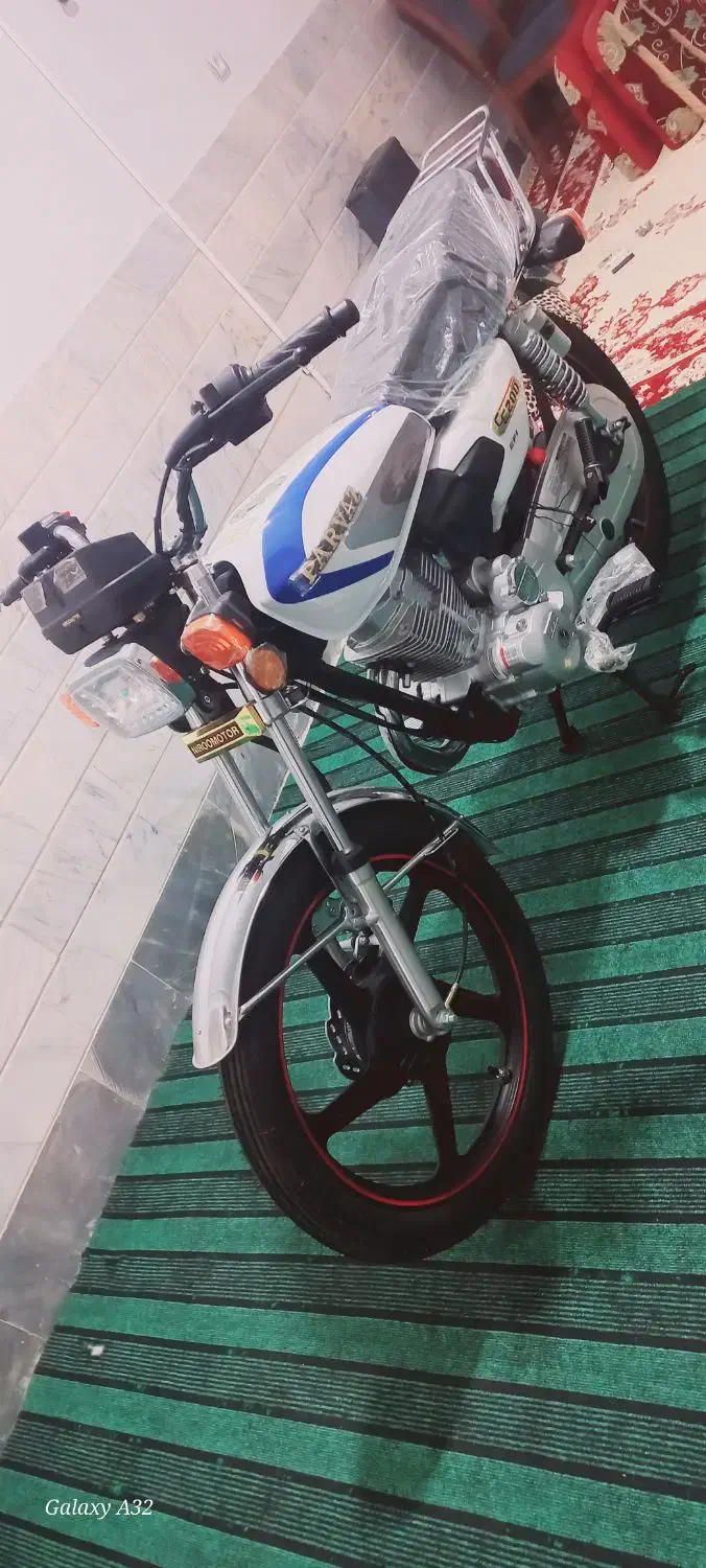 موتور سیکلت‌ پرواز۲۰۰|موتورسیکلت|قم, شاه ابراهیم|دیوار