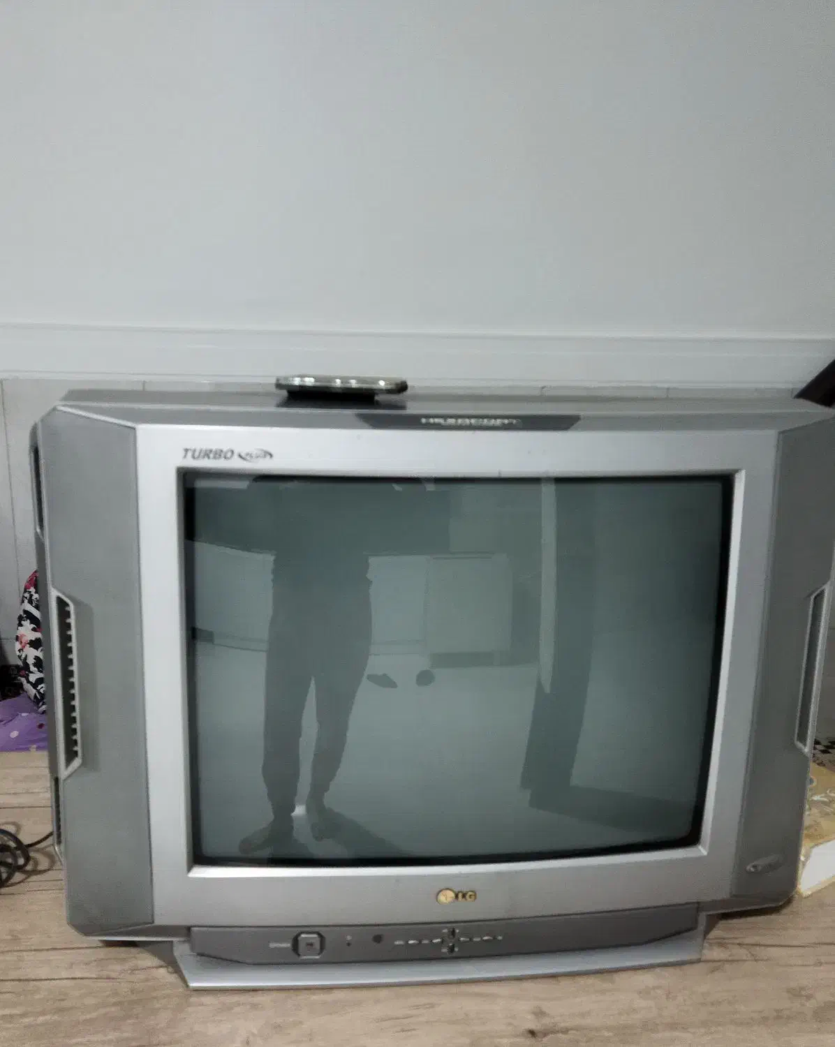 تلویزیون ۲۱اینچ ال جی|تلویزیون و پروژکتور|مشهد, شهرک مهر آباد|دیوار