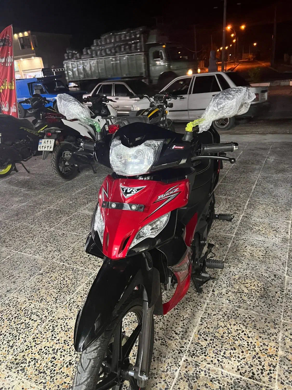 موتور تی وی اس|موتورسیکلت|قلعه قاضی, |دیوار