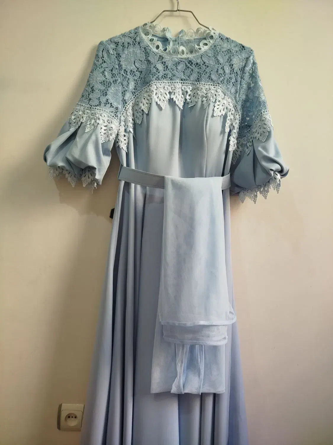 لباس مجلسی نامزدی|لباس|ری, علایین|دیوار