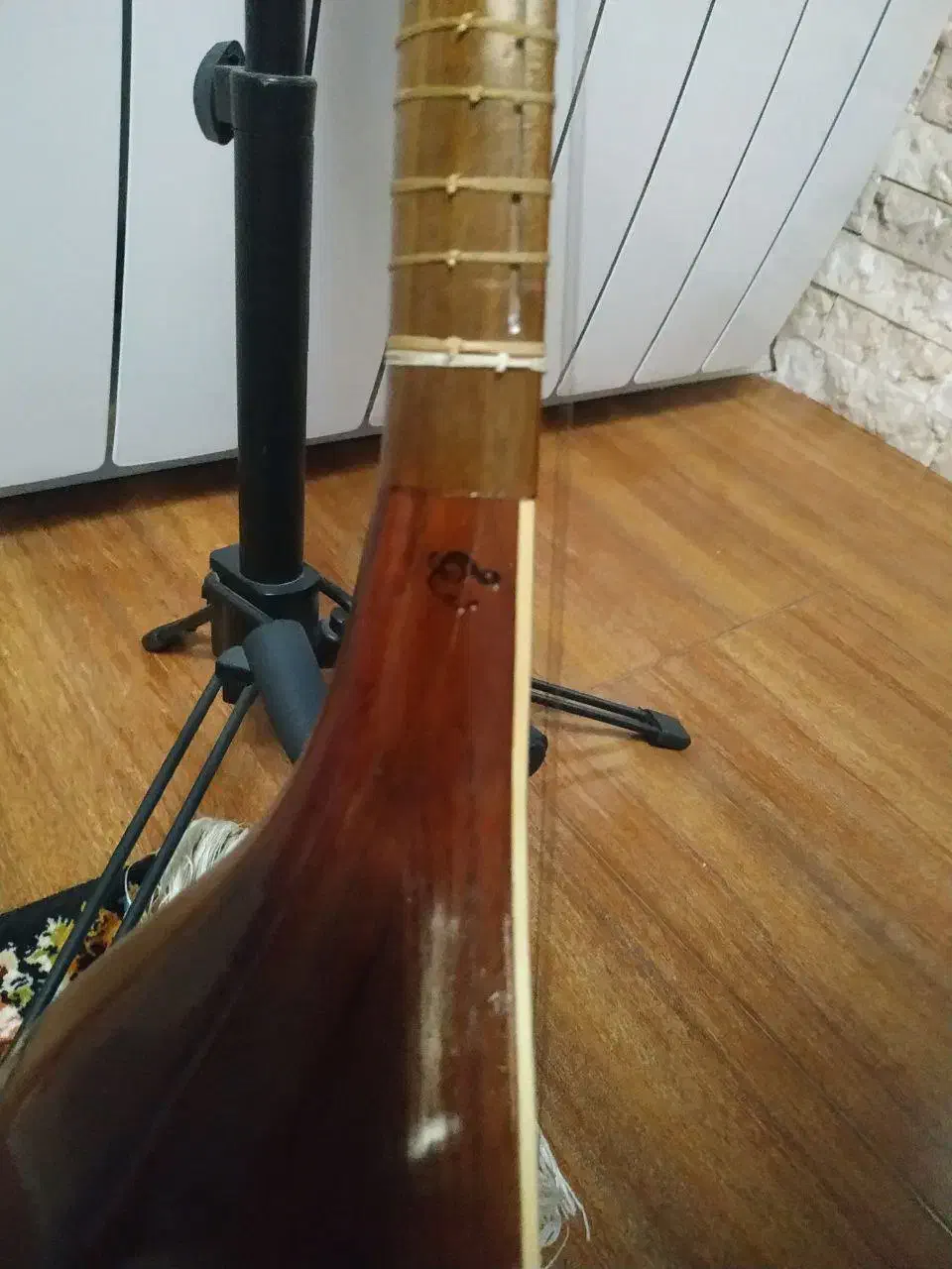 سه تار برند|سازهای سنتی|هشتگرد, شهرک مهستان ۱|دیوار