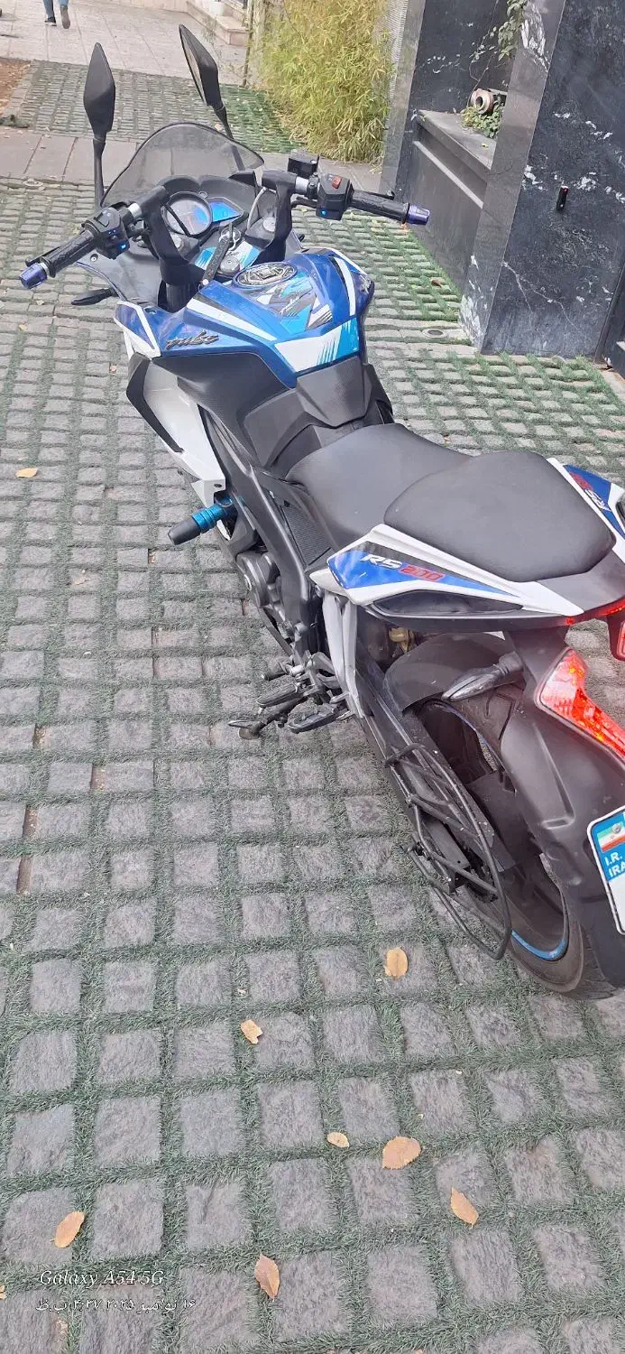 RS200 آر اس باجاج ۲۰۰|موتورسیکلت|تهران, چهارصد دستگاه|دیوار