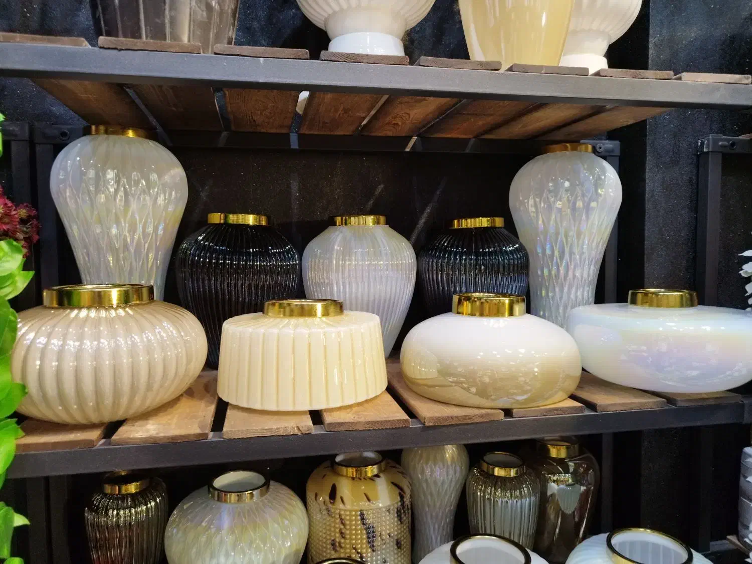 گلدان رنگ ثابت|گل مصنوعی|فردیس, فردیس|دیوار