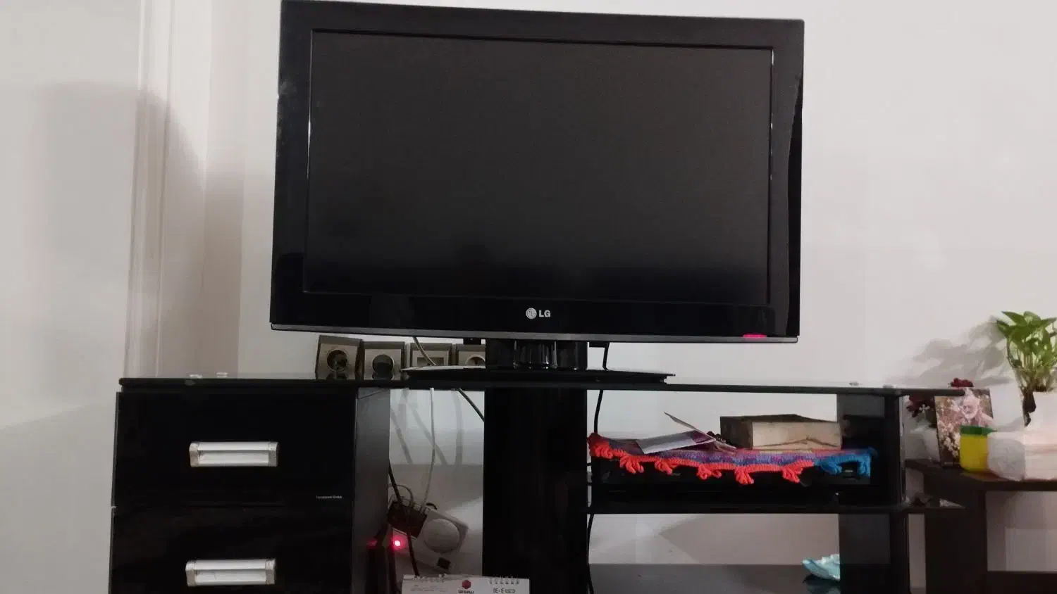 تلویزیون|تلویزیون و پروژکتور|لنگرود, |دیوار