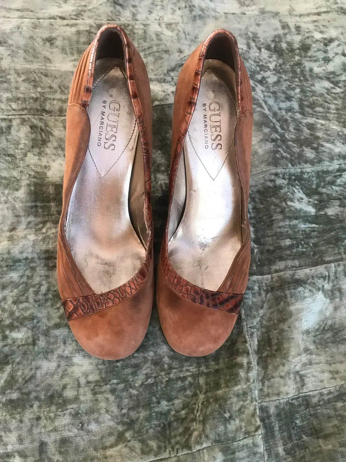 کفش مارک Guess اصل پوشیده شده|کیف، کفش، کمربند|شیراز, میرزاکوچک خان|دیوار