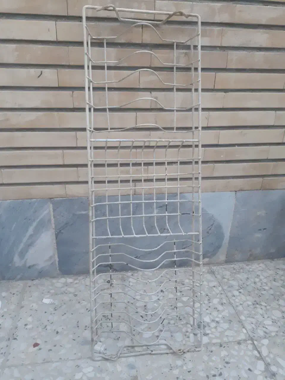 آب چکان و نظم دهنده ظروف کنار سینک تمیز و سالم|آب‌چکان و نظم‌دهنده ظروف|اصفهان, فروردین|دیوار