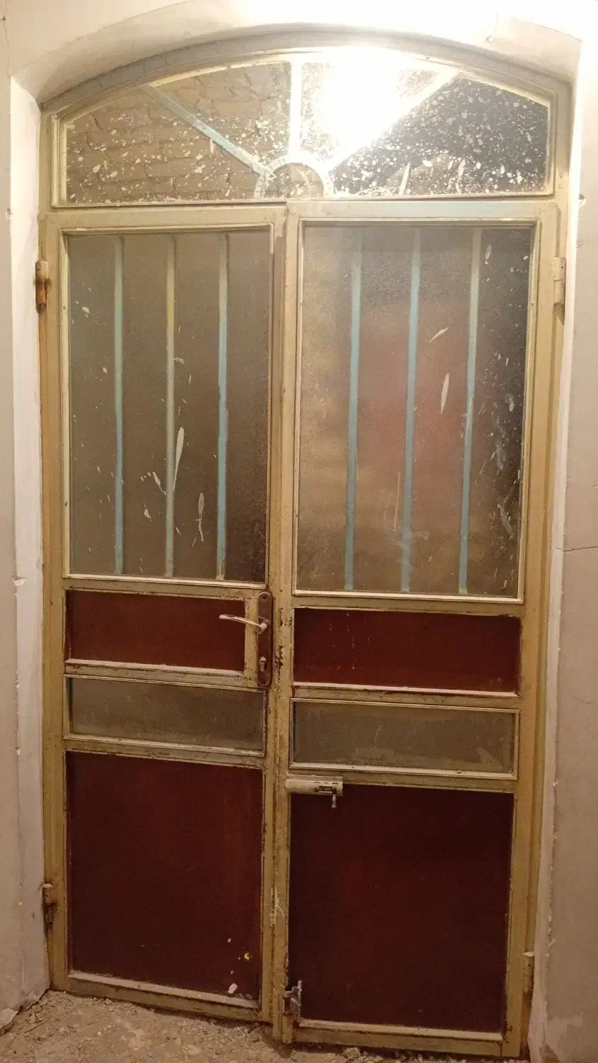 درب ورودی حال|مصالح و تجهیزات ساختمان|ارومیه, |دیوار