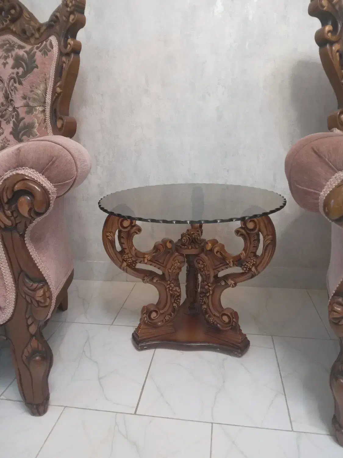 مبلمان سلطنتی ۹ نفره|مبلمان خانگی و میز عسلی|لاهیجان, شقایق|دیوار