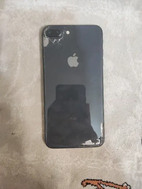 آیفون 8 نیازمند به تعمیر یک تعمیر جزعی و کلی|موبایل|اصفهان, بهاران|دیوار