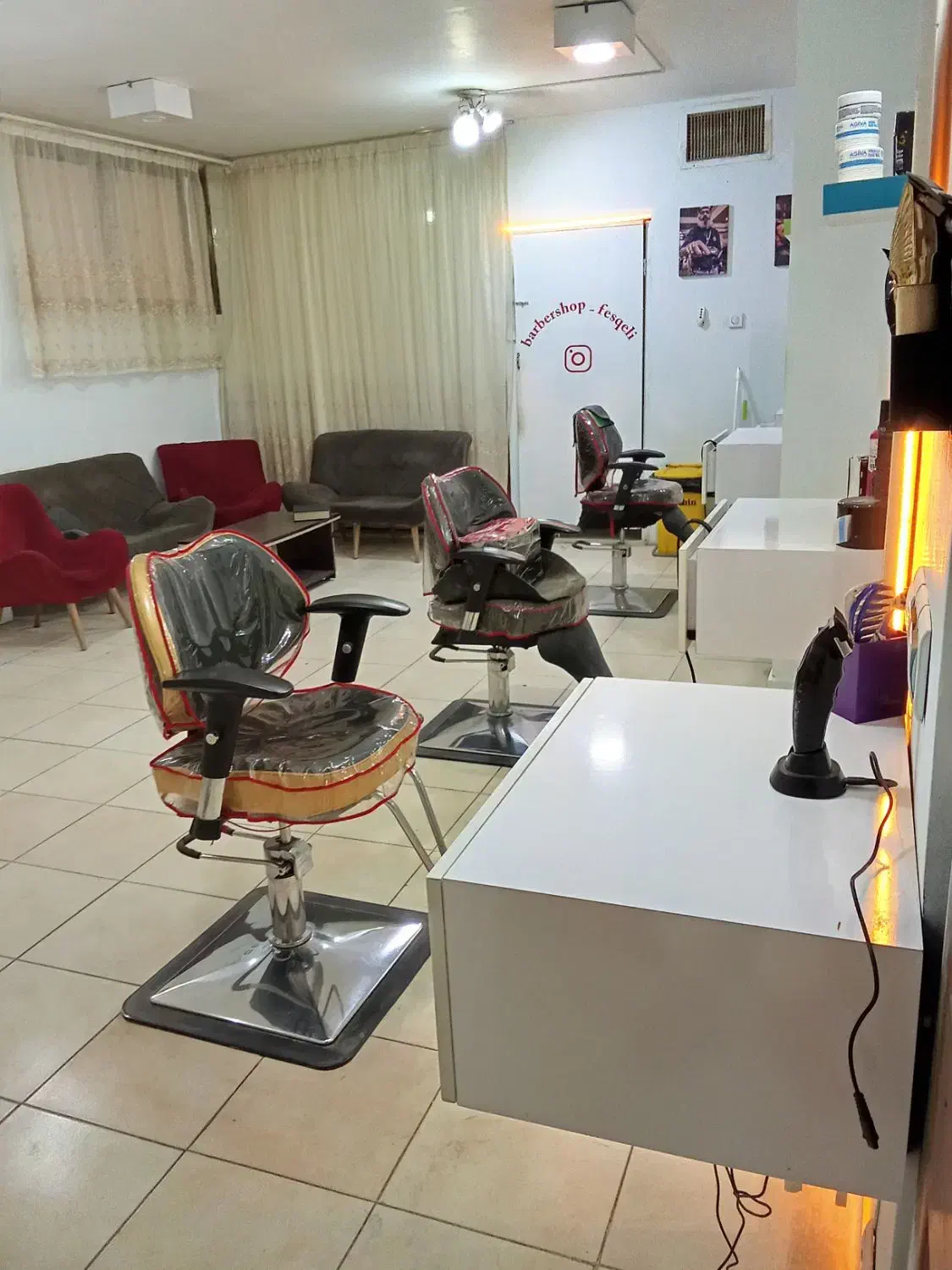 اجاره صندلی پیرایش مردانه|خدمات آرایشگری و زیبایی|اصفهان, بهارستان|دیوار