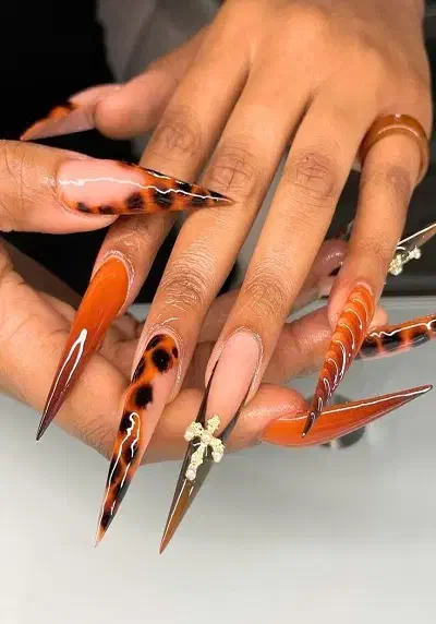 کاشت ناخن ۴۰۰همراه با طراحی|خدمات آرایشگری و زیبایی|میاندوآب, |دیوار