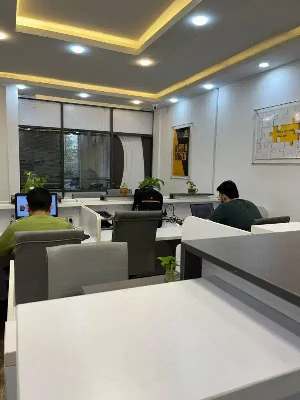 فضای کار و مطالعه با اینترنت پرسرعت رایگان|اجارهٔ کوتاهمدت دفتر کار و فضای آموزشی|رشت, حاجی آباد|دیوار