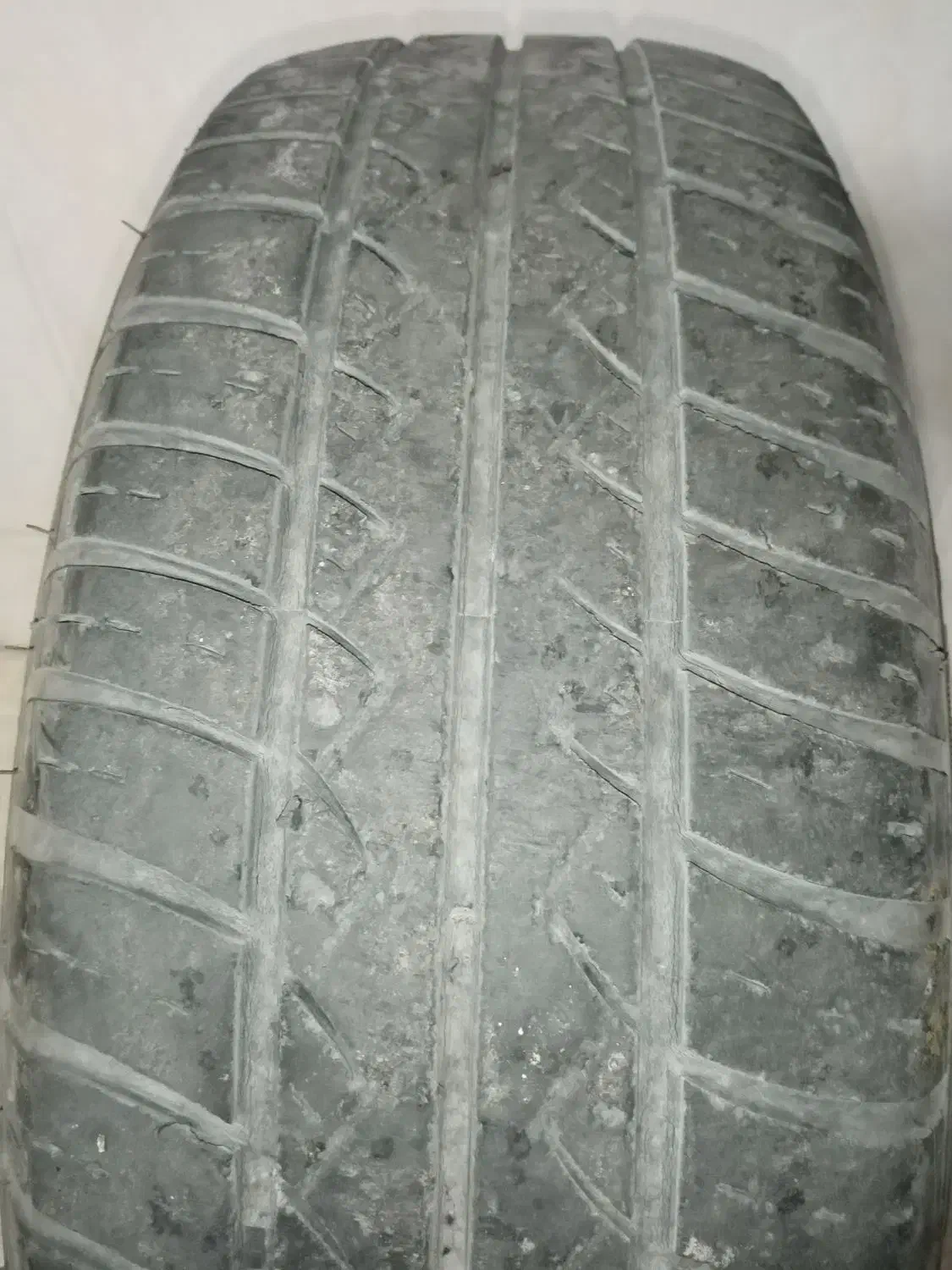 لاستیک ساینا جفتی ۲۷۰|قطعات یدکی و لوازم جانبی|کاشان, مفتح|دیوار