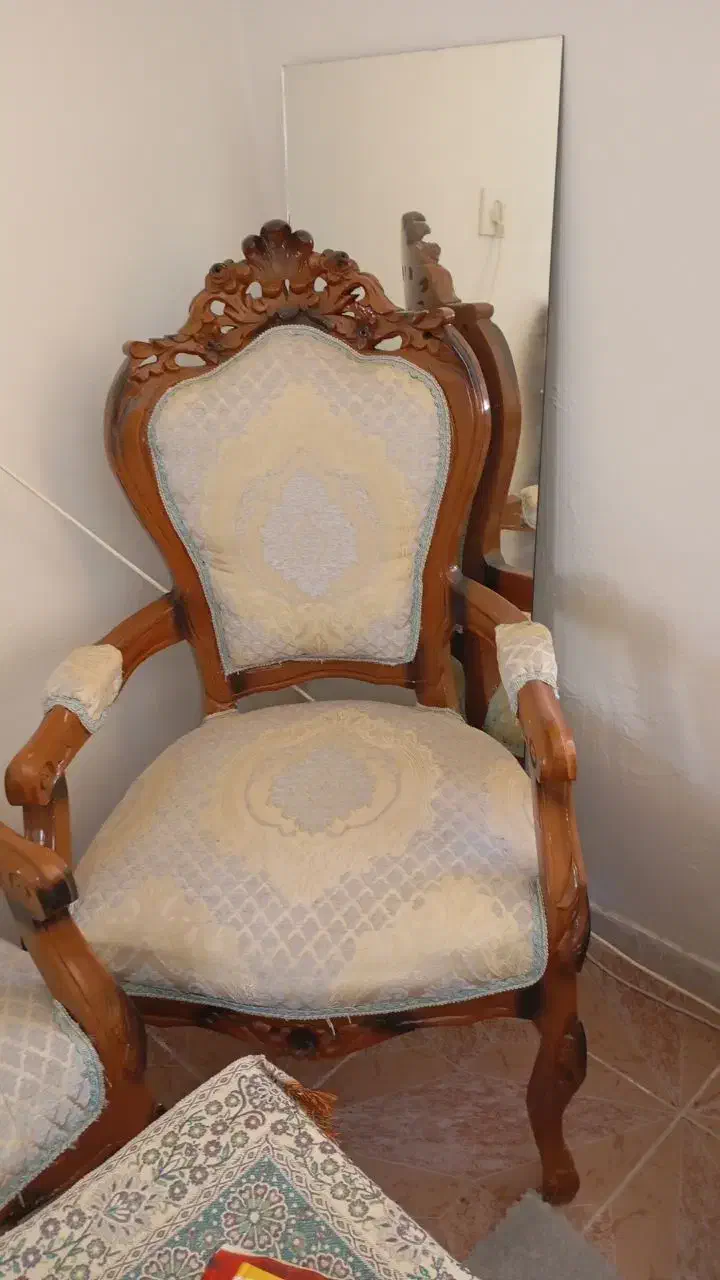 مبل سلطنتی 9نفره به همراه عسلی 2عدد|مبلمان خانگی و میز عسلی|گرمسار, |دیوار