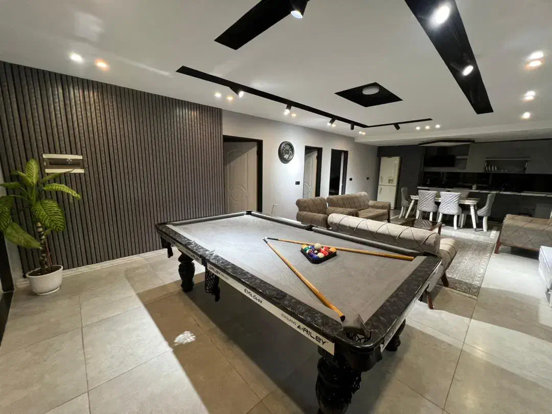 اجاره ویلا استخردار لوکس(میزبیلیارد)|اجارهٔ کوتاه‌مدت ویلا و باغ|رشت, گلسار|دیوار