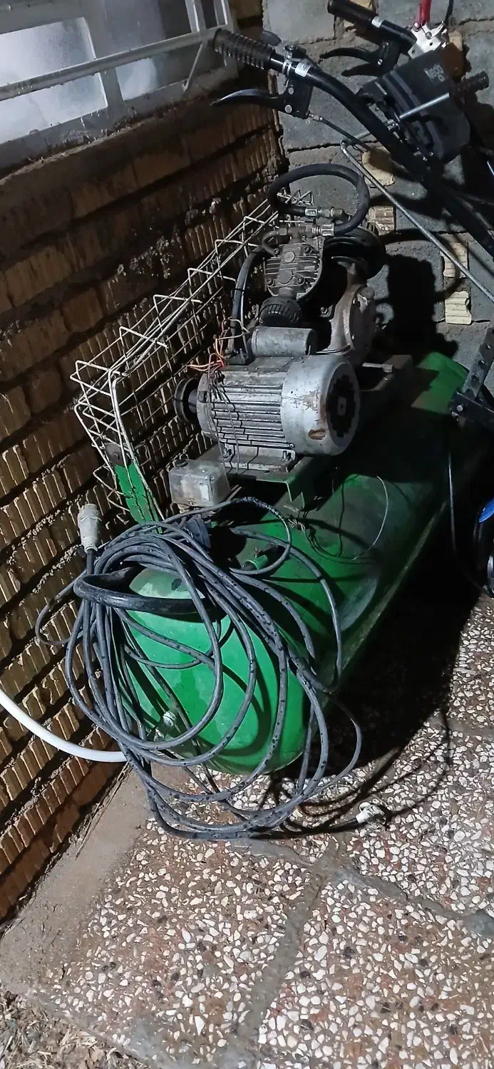 موتورباد|ابزارآلات|رونیز, |دیوار