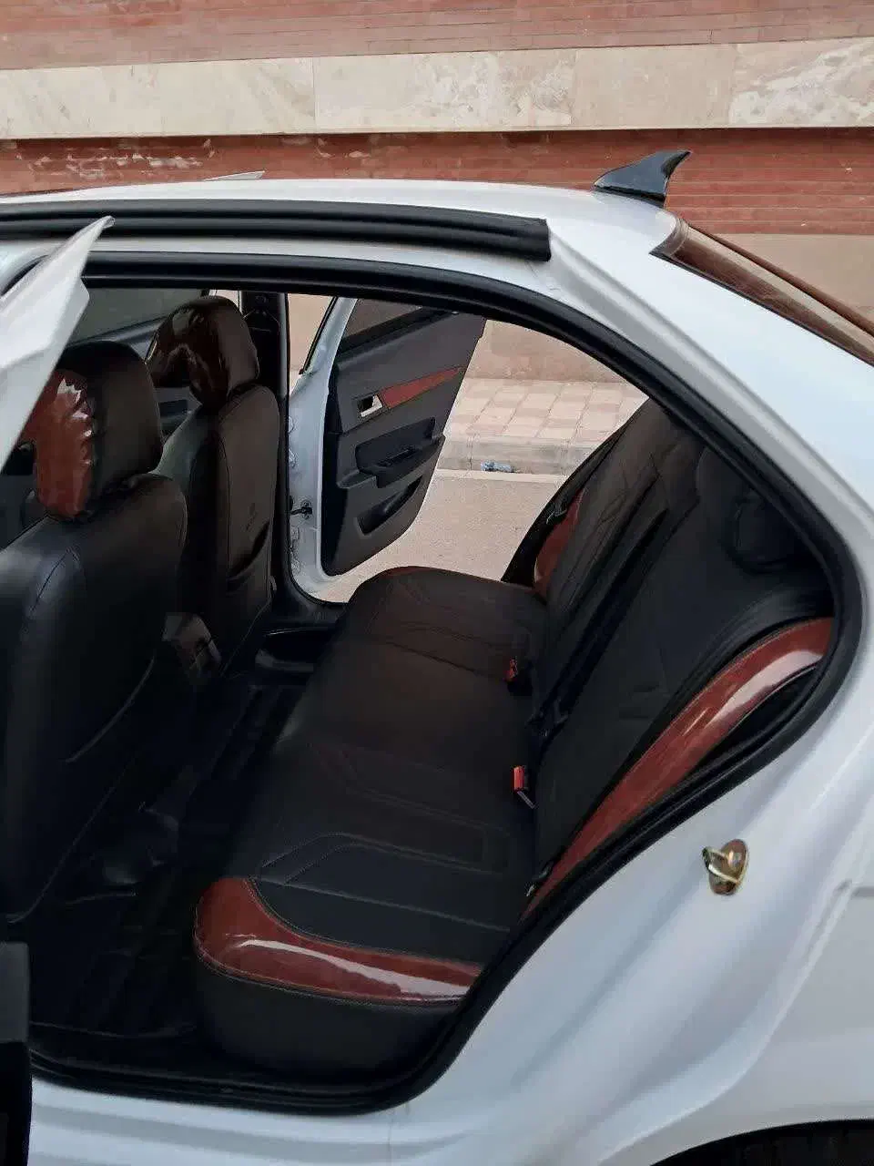 دنا پلاس اتوماتیک توربو 1402سفید کم کارکرد|خودرو سواری و وانت|قم, پردیسان|دیوار