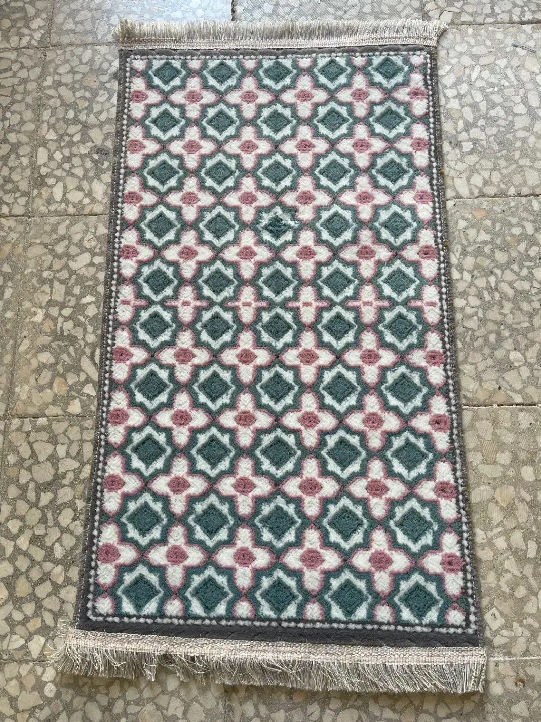 پادری فانتزی|پادری|آران و بیدگل, |دیوار