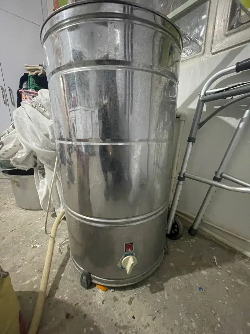 کهنه شور سالم و قدیمی|ماشین لباسشویی و خشک‌کن لباس|تبریز, |دیوار