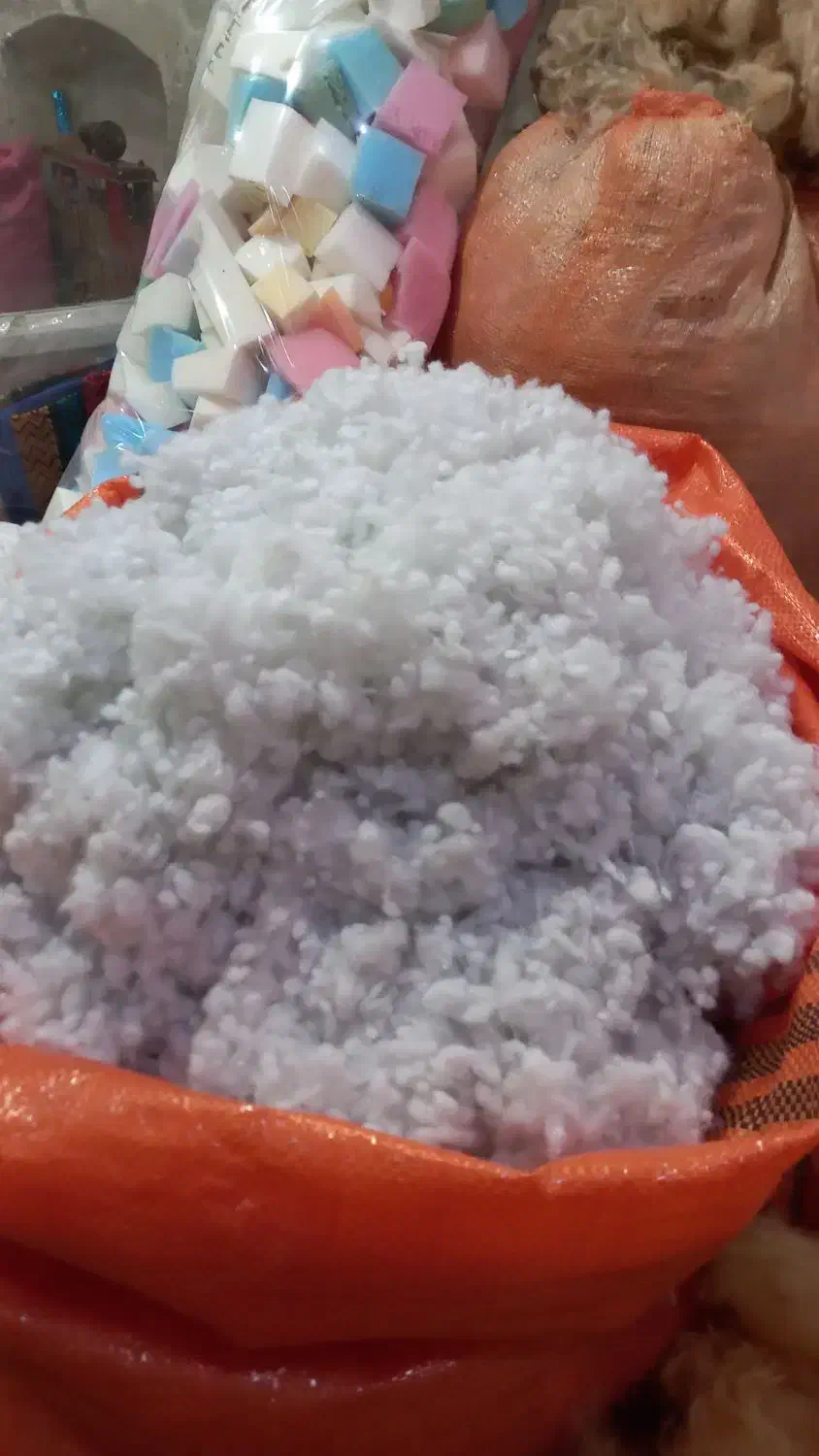 لحاف و تشک و الیاف و پشم و بوقچه سنتی|رختخواب، بالش، پتو|تبریز, |دیوار