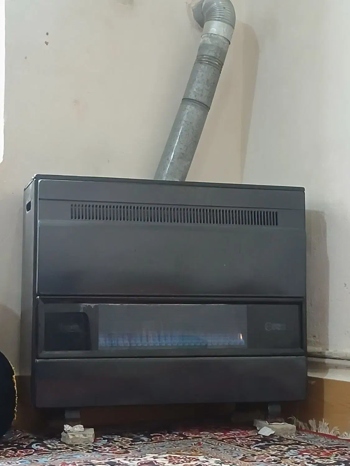 بخاری دودکشی کاملن سالم|بخاری، هیتر، شومینه|ایذه, |دیوار