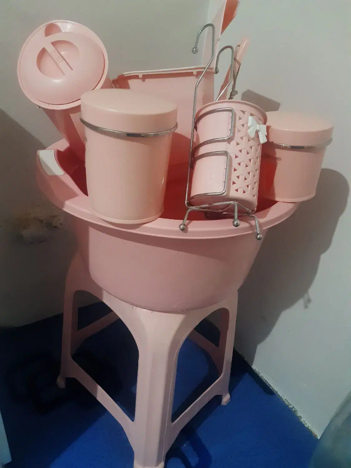 سرویس پلاستیک|ظروف نگهدارنده، پلاستیکی، یک‌بارمصرف|قم, قلعه کامکار|دیوار