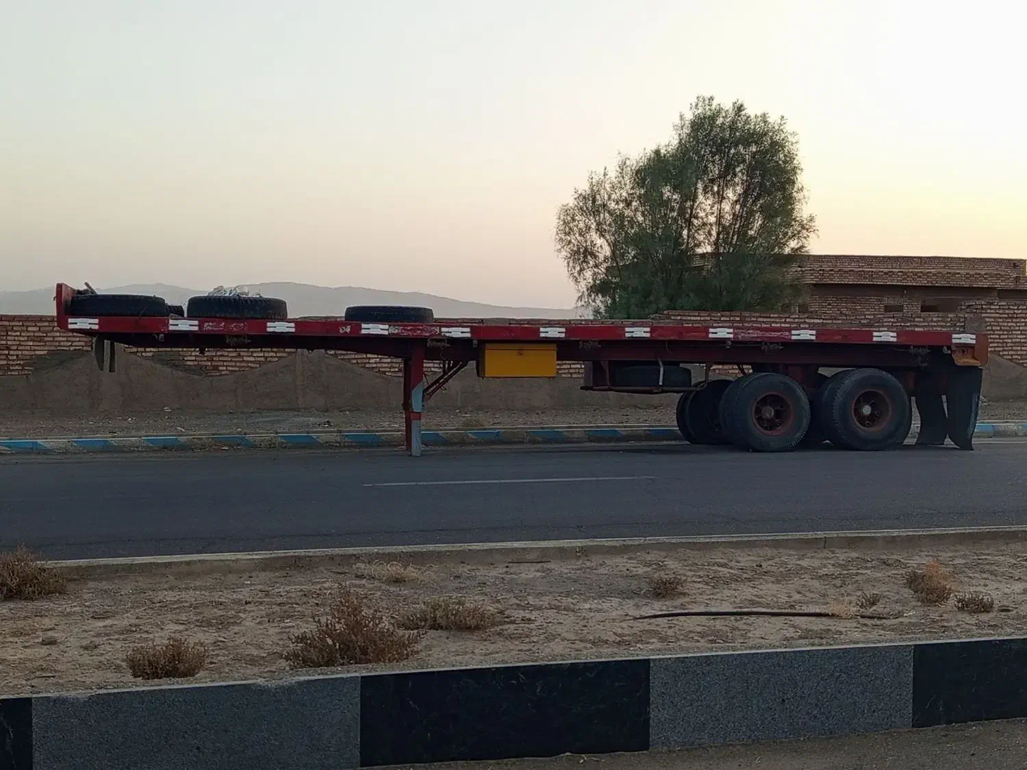 کفی تریلی جفت سنگ کش|خودرو سنگین|نهبندان, |دیوار