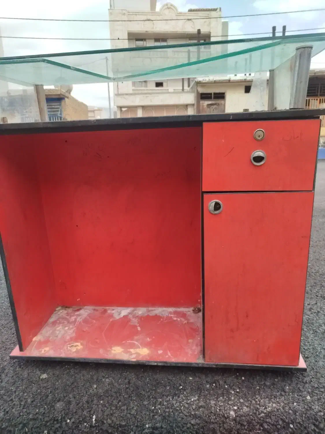 فروش میز کار ام دی آف و آبگرمکن دیواری اطمینان|میز تحریر و کامپیوتر|ایذه, |دیوار