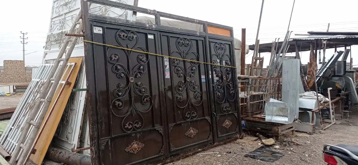 درب آهنی بزرگ|مصالح و تجهیزات ساختمان|مشهد, نیزه|دیوار