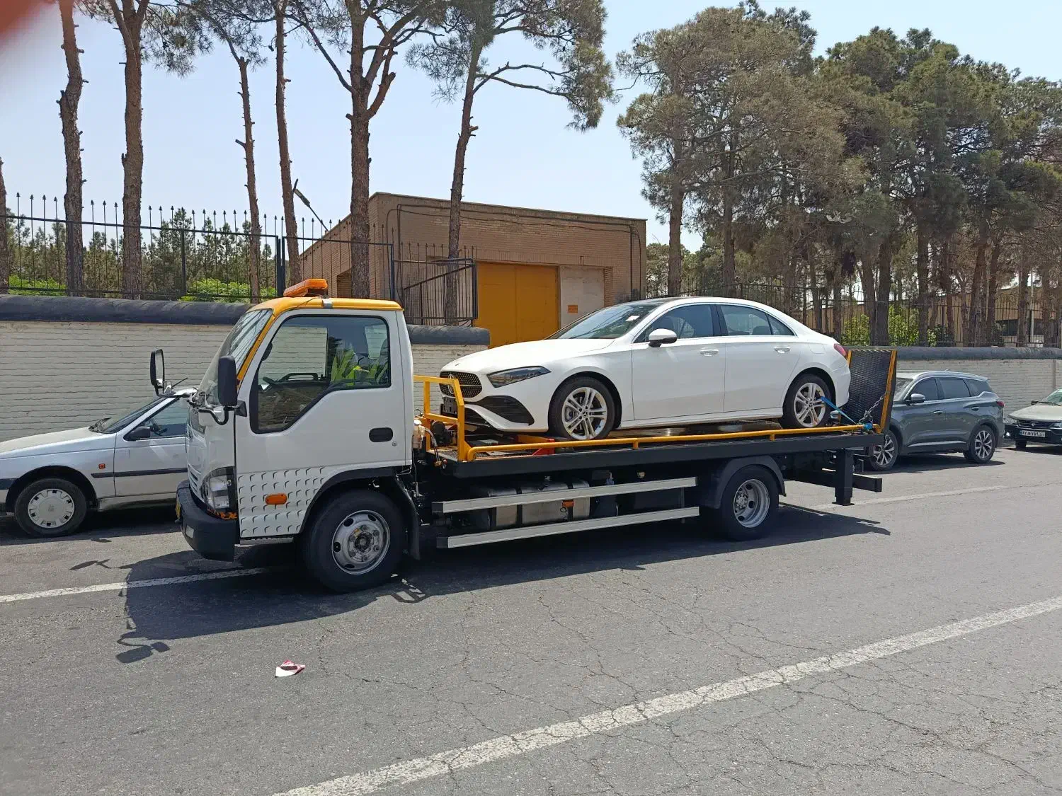 کفی خودرو بر وامداد مستقردر(غرب تهران)|خدمات حمل و نقل|تهران, شهرک چیتگر|دیوار