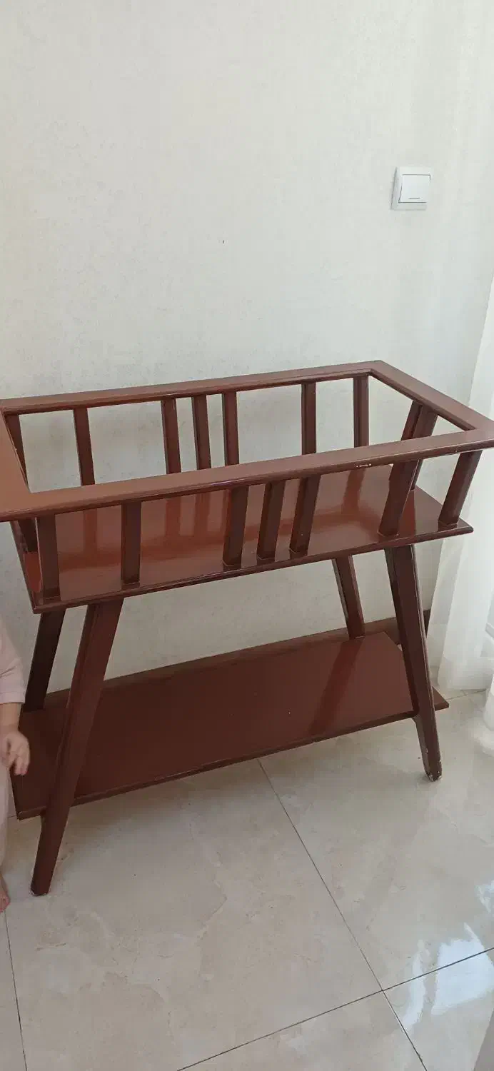 پایه گل.کافی بار.تخت کودک|گل مصنوعی|ری, دیلمان|دیوار