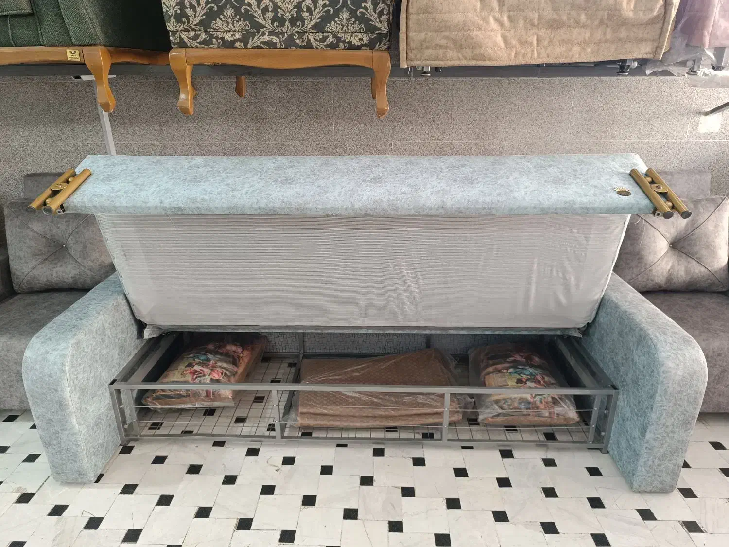 کاناپه تخت خواب شو نشیمن ۴ نفره تخت دو نفره|مبلمان خانگی و میز عسلی|قم, شاه ابراهیم|دیوار