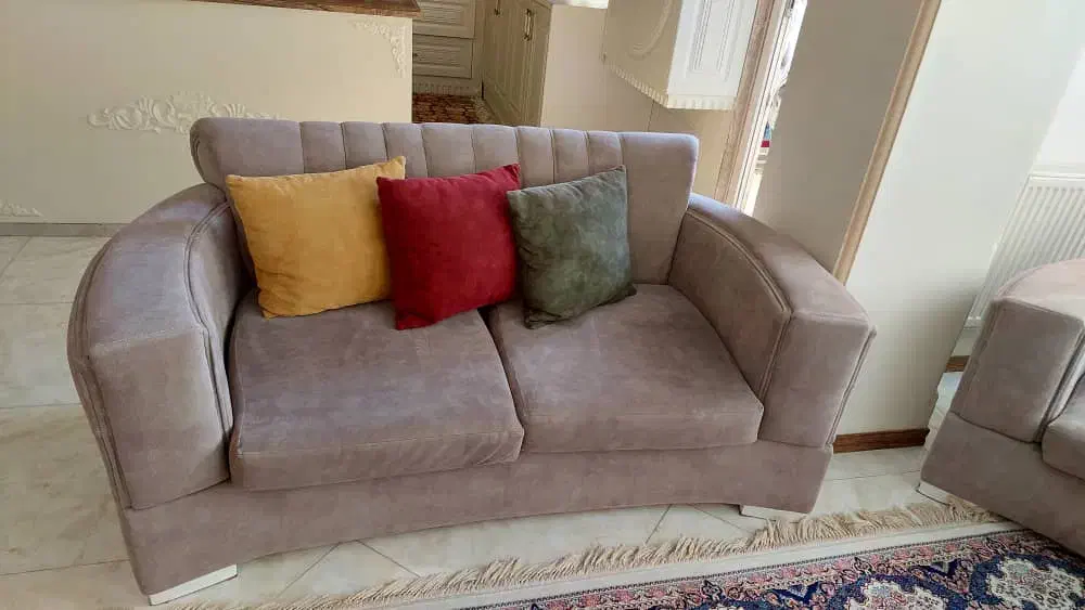 مبل راحتی ۹ نفره در شاهین ویلا|مبلمان خانگی و میز عسلی|کرج, بنیاد|دیوار