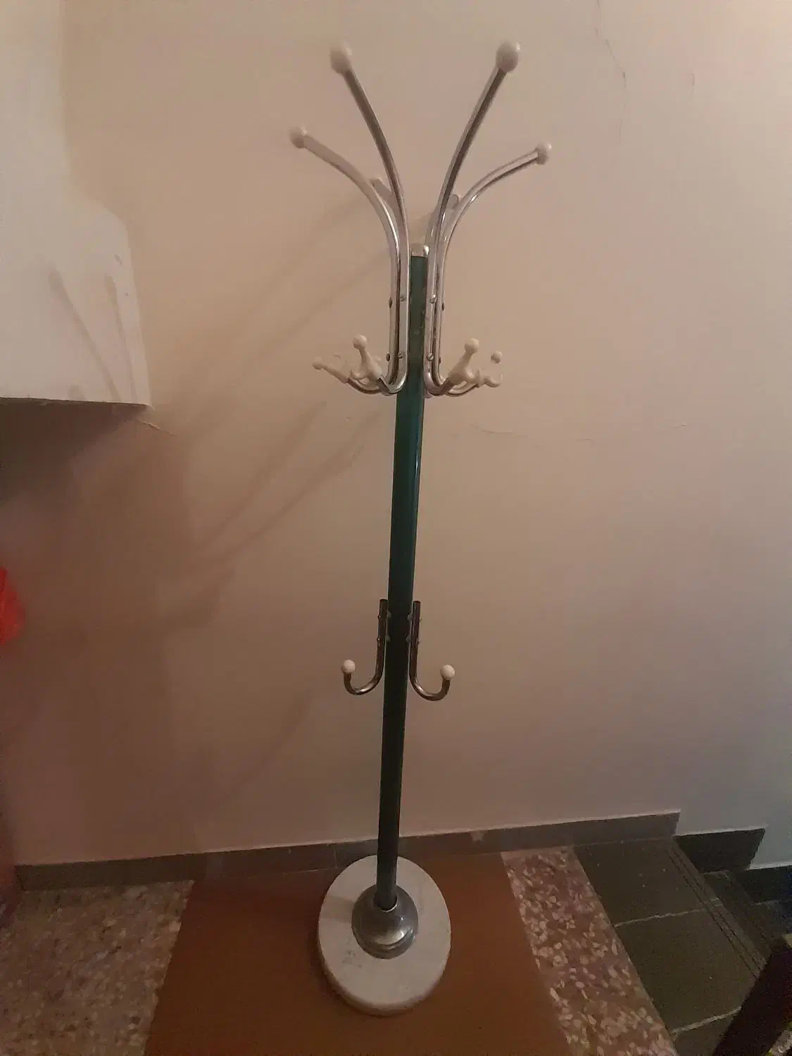 چ و ب ل ب ا س ی|بندرخت و رختآویز|کرمانشاه, |دیوار