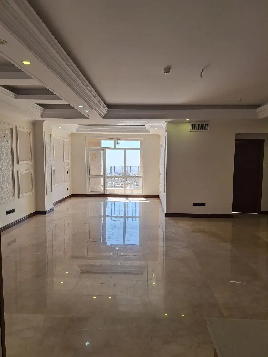 ۱۳۰ متر  دو خواب نوساز شهران جنوبی