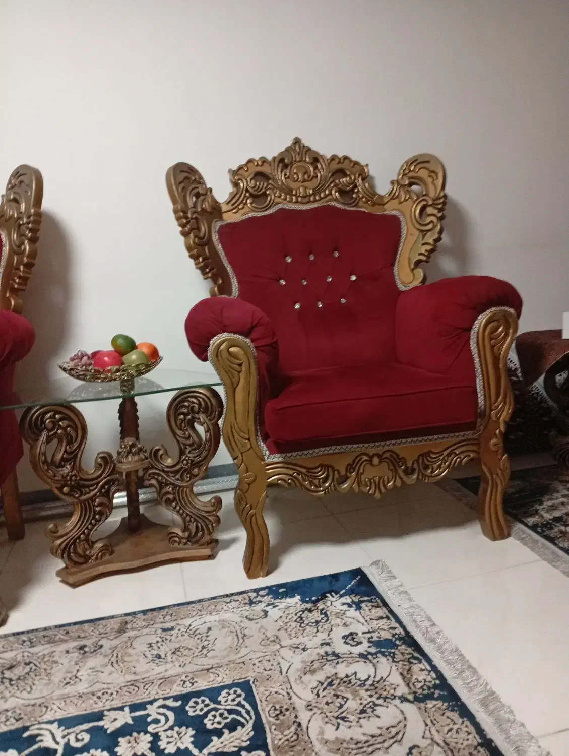 مبلمان کلاسیک سلطنتی ۷نفره|مبلمان خانگی و میز عسلی|رشت, کوی بیانی|دیوار