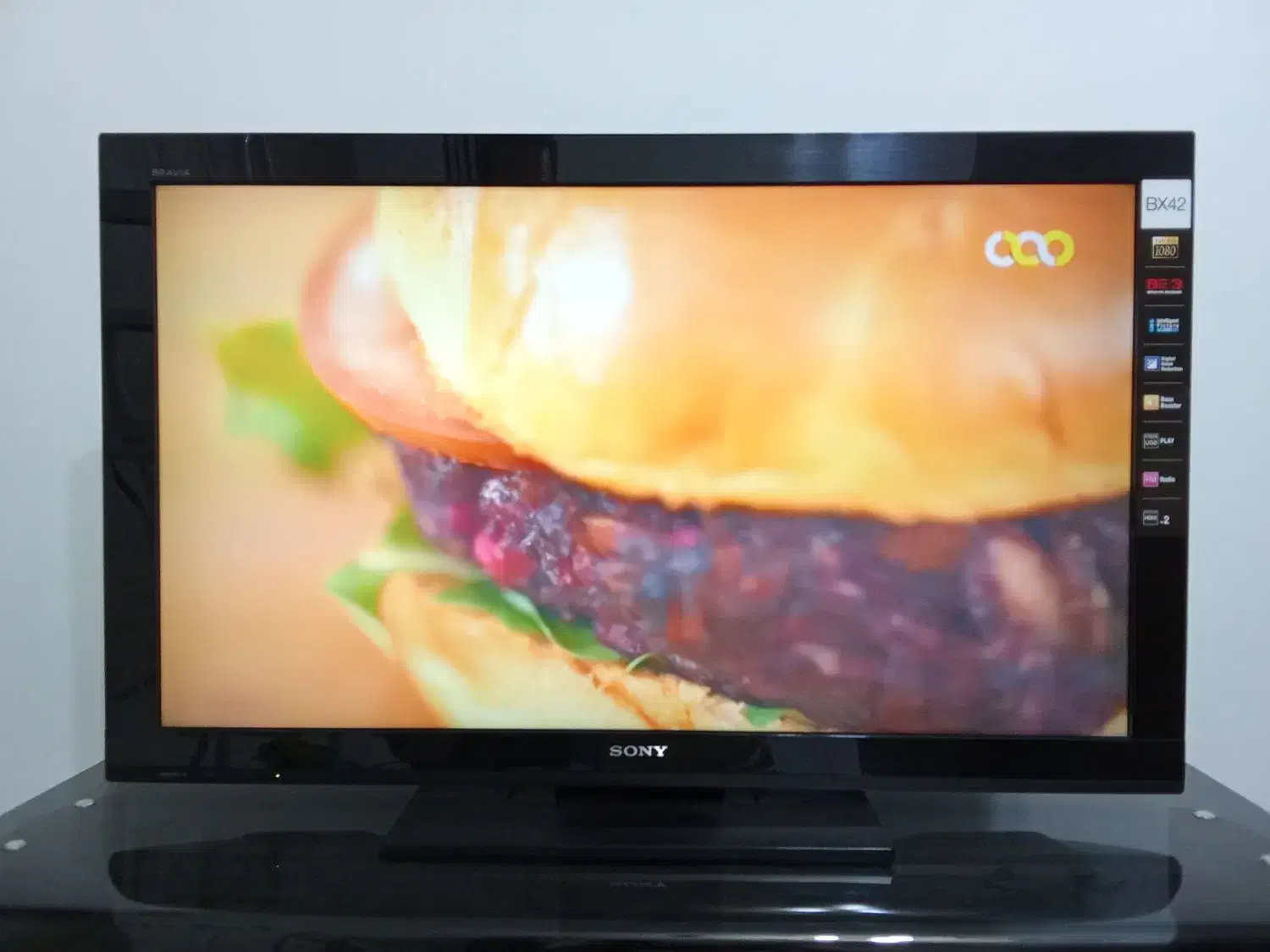 تلویزیون ۴۲ اینچ سونی با میز تلویزیون|تلویزیون و پروژکتور|بندر انزلی, کارآموزی|دیوار