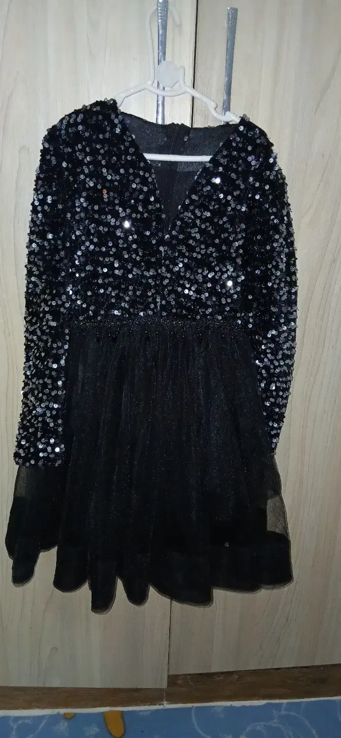 لباس مجلسی|لباس|گرگان, |دیوار