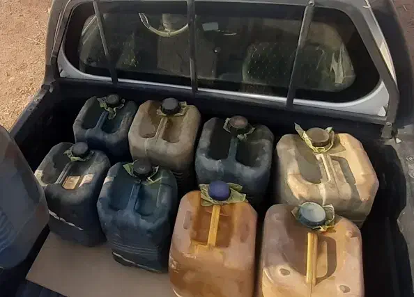 ۲۰ لیتری پلاستیکی جا روغن|ظروف نگهدارنده، پلاستیکی، یک‌بارمصرف|مهران (ایلام), |دیوار