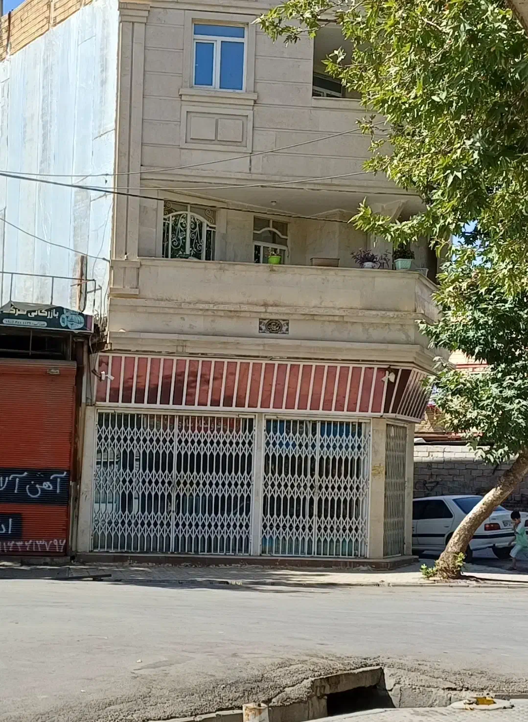 اجاره مغازه ابتدای خیابان  کاشانی جنب طاووس|اجارهٔ مغازه و غرفه|الشتر, |دیوار