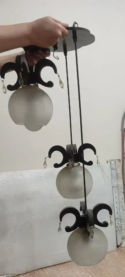 لوستر پنج شاخه|لوستر و چراغ آویز|پردیس, فاز ۸|دیوار