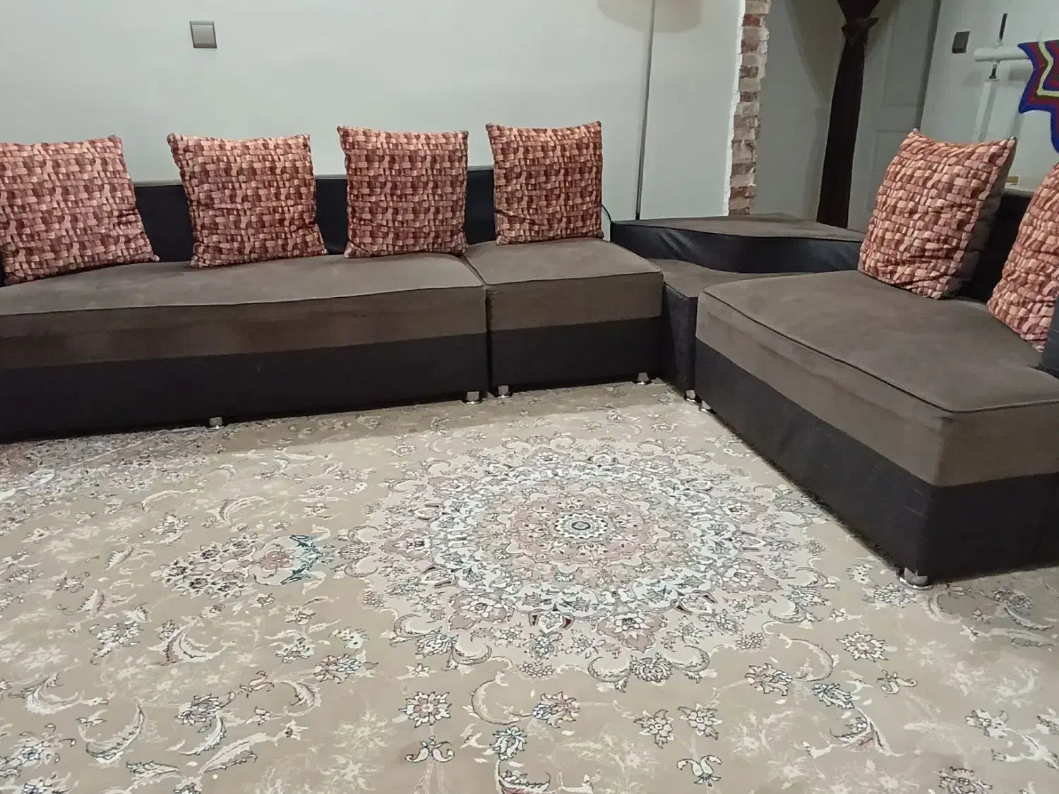 مبلمان راحتی در حد نو با تخفیف|مبلمان خانگی و میز عسلی|پرند, فاز ۳|دیوار