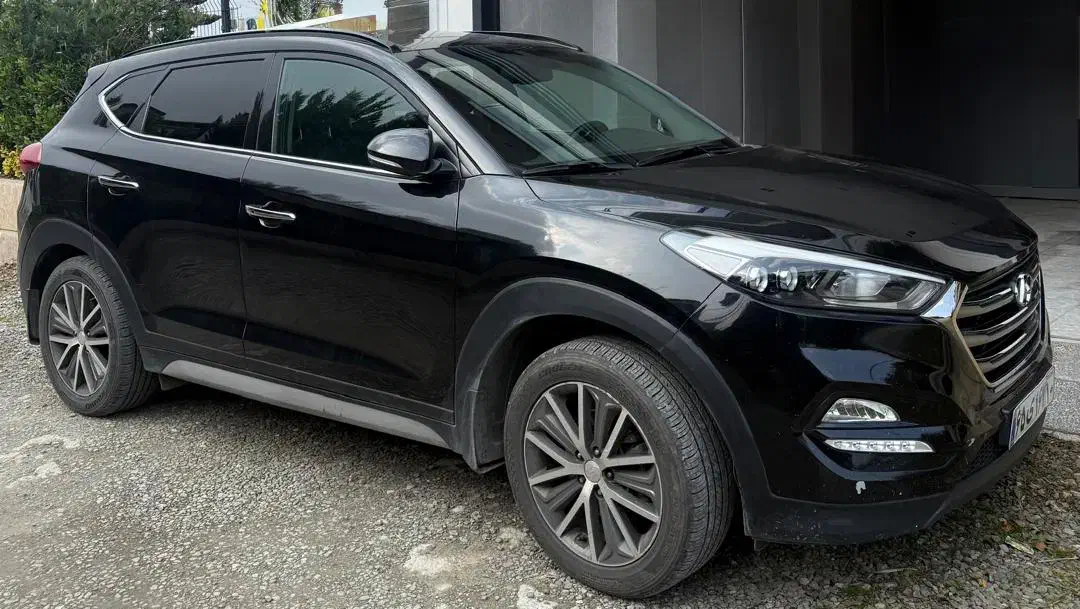 توسان ۲۰۱۷ ۲۰۰۰cc تمیز|خودرو سواری و وانت|تهران, درختی|دیوار