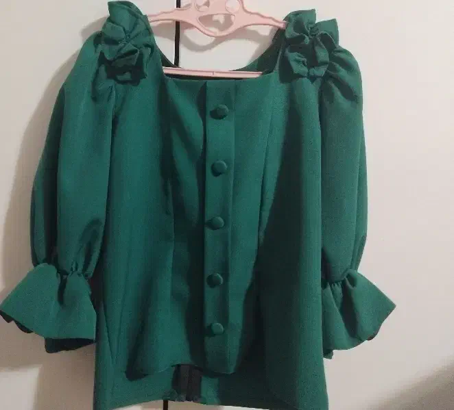 شومیز مجلسی|لباس|رشت, حمیدیان|دیوار